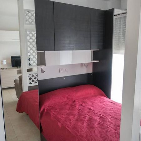 Apartment Victoria, Cozy Studio Flat Near Leonardo Academy Сесто-Календе Экстерьер фото
