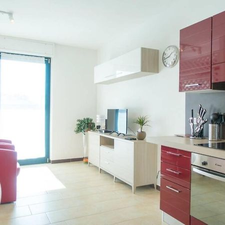 Apartment Victoria, Cozy Studio Flat Near Leonardo Academy Сесто-Календе Экстерьер фото