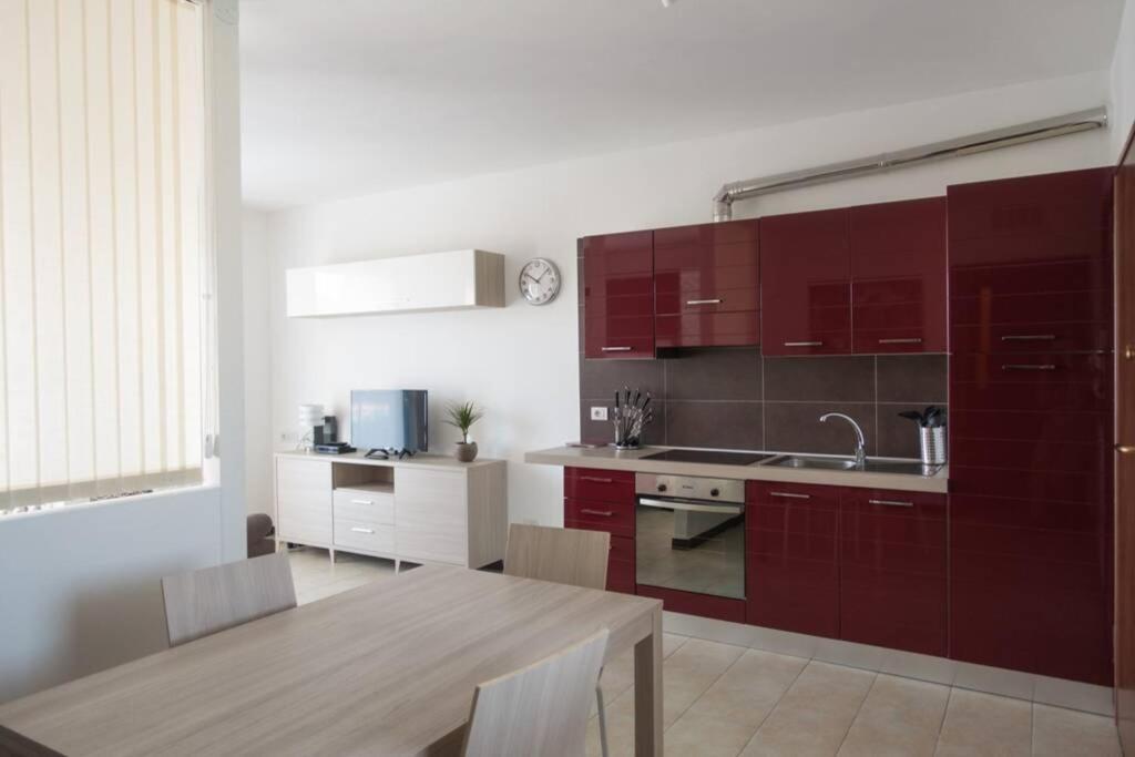 Apartment Victoria, Cozy Studio Flat Near Leonardo Academy Сесто-Календе Экстерьер фото