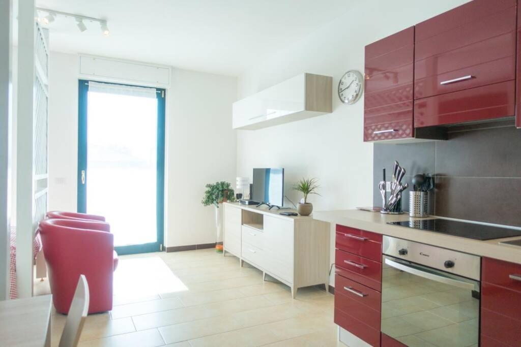 Apartment Victoria, Cozy Studio Flat Near Leonardo Academy Сесто-Календе Экстерьер фото